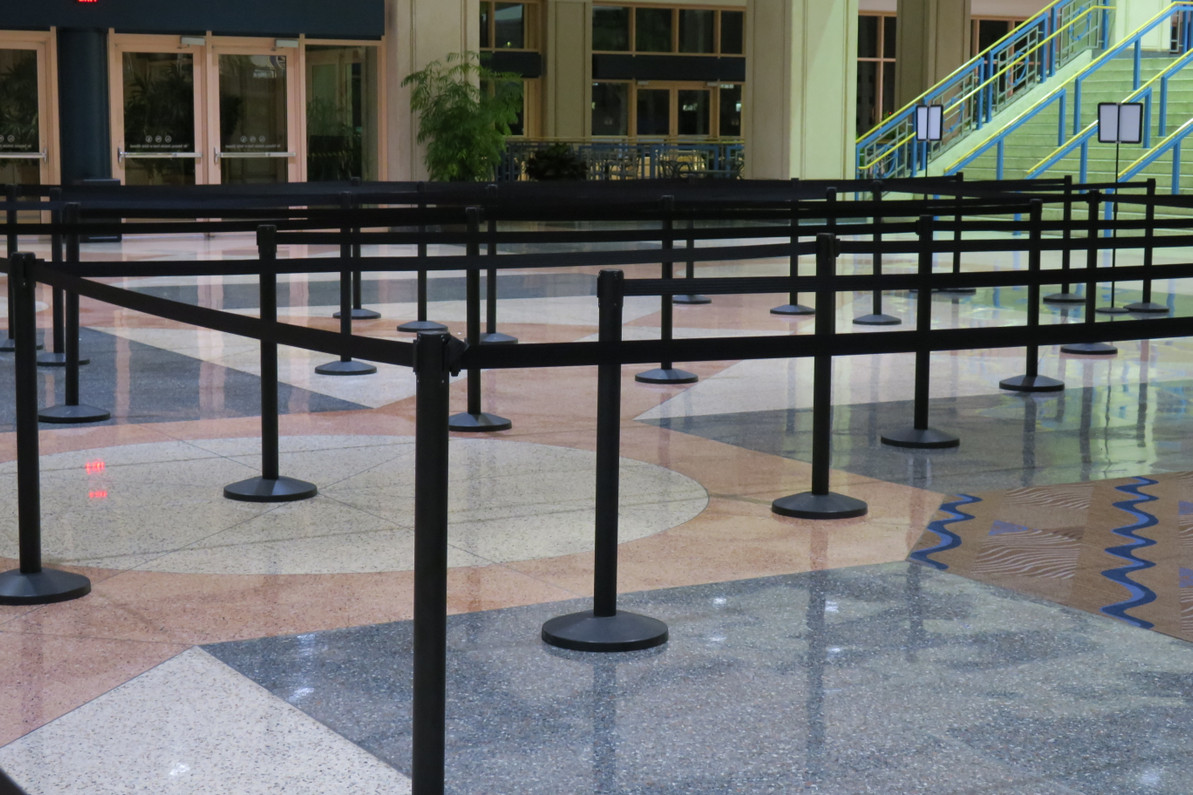 5 Amazing Benefits of Retractable Belt Stanchions