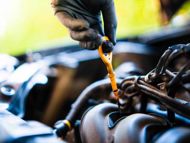Dirty Engine Oil - Reduce Wear With Regular Changes
